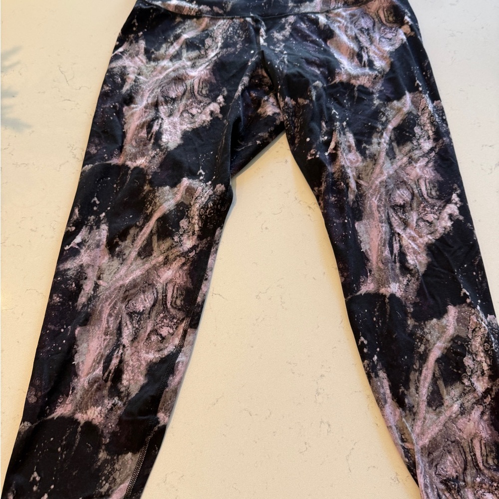 Old Navy Black and Purple Marbled 7/8 Leggings